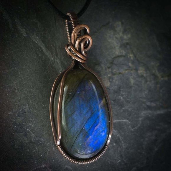 Labradorite Oval Wire Wrapped Pendant - Picture 2 of 2